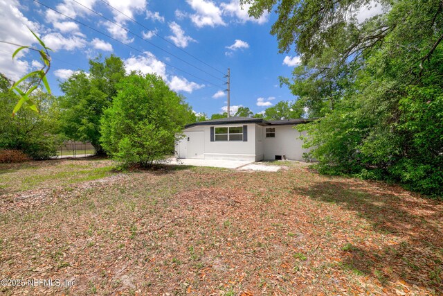 7420 Mayapple Rd, Jacksonville, FL 32211 - view of yard with fence