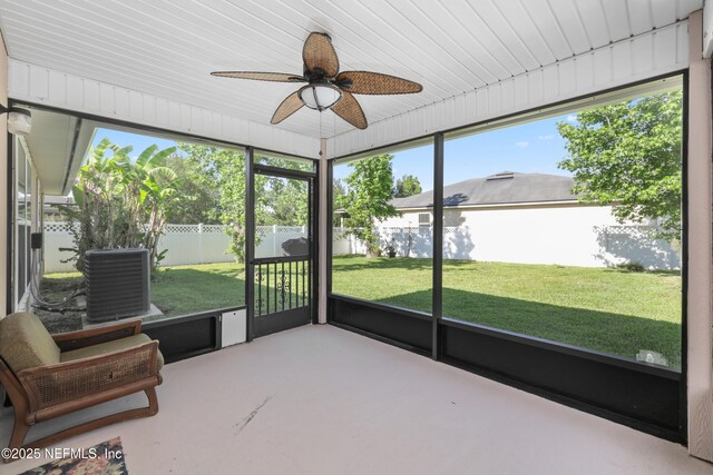 467 S Aberdeenshire Dr, Saint Johns, FL 32259 - unfurnished sunroom with a ceiling fan