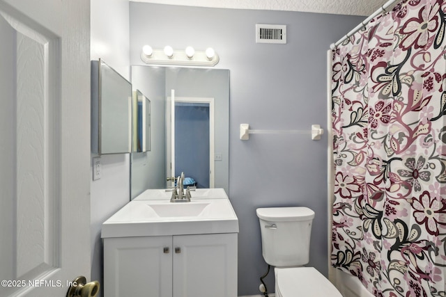 3100 Hickory Glen Dr, Orange Park, FL 32065 - full bath featuring toilet, vanity, and a shower with shower curtain