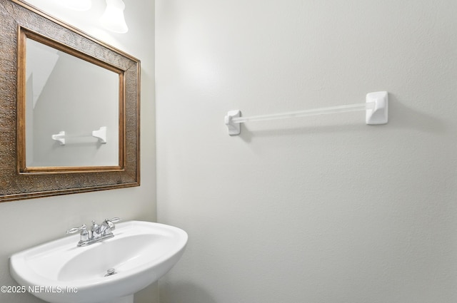 11000 Castlemain Cir E, Jacksonville, FL 32256 - bathroom with a sink