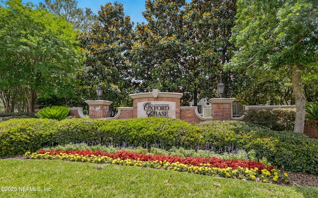 11000 Castlemain Cir E, Jacksonville, FL 32256 - community / neighborhood sign featuring a lawn