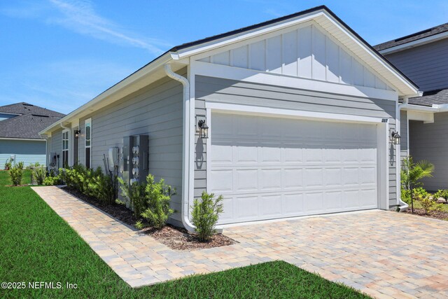 478 Cherry Elm Dr, Saint Augustine, FL 32092 - garage with driveway