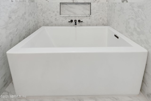 97002 Jose Gaspar Way, Yulee, FL 32097 - full bath featuring a soaking tub