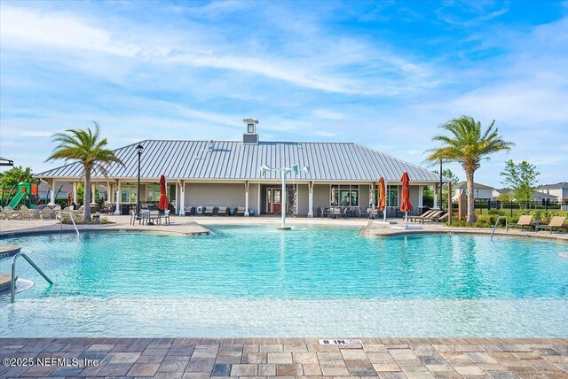 1828 Amberly Dr, Middleburg, FL 32068 - community pool with a patio area and fence