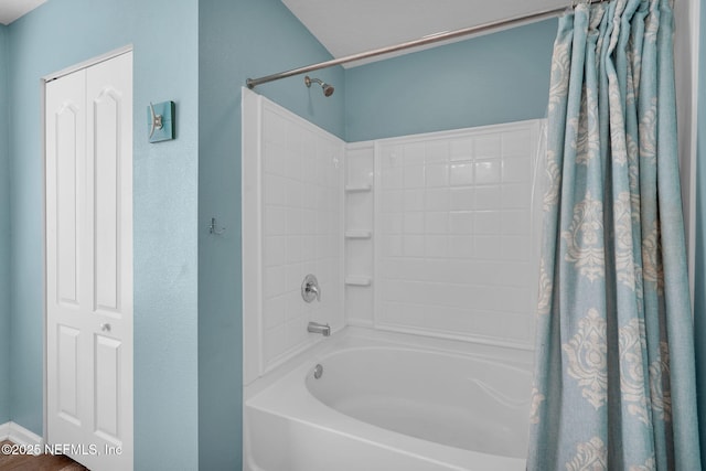 137 Codman Dr, Saint Augustine, FL 32084 - full bath featuring shower / tub combo