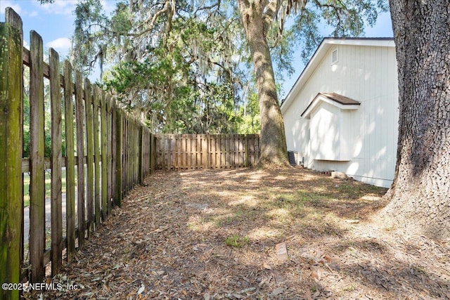 2767 Laten Ln, Jacksonville, FL 32216 - view of fenced backyard