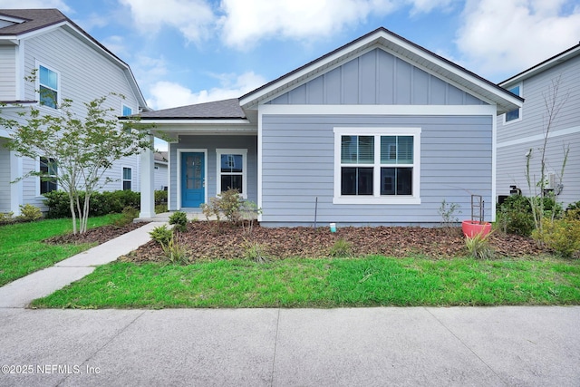 328 Clarys Run, Saint Augustine, FL 32092 - view of front of property featuring board and batten siding and a shingled roof
