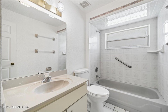 30 Patuxent Ln, Palm Coast, FL 32164 - full bathroom featuring plenty of natural light, vanity, toilet, shower / bathtub combination, and a textured wall