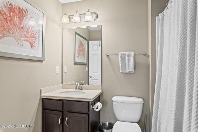 445 Huffner Hill Cir, Saint Augustine, FL 32092 - bathroom featuring vanity, toilet, and a shower with curtain