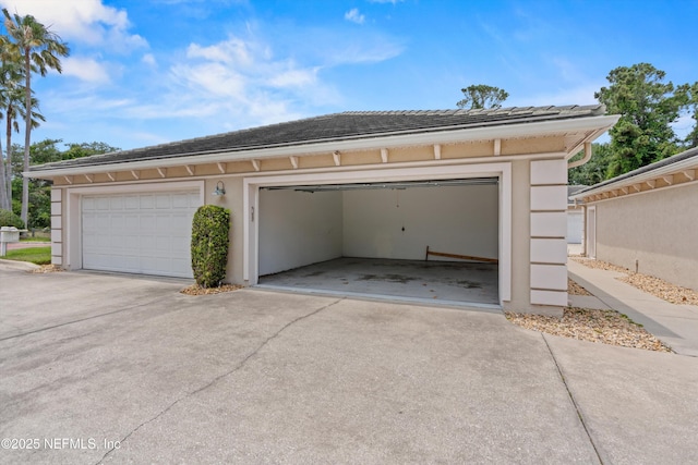 100 Bermuda Bay Cir Unit 104, Ponte Vedra Beach, FL 32082 - garage with driveway