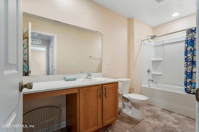 2522 Lantana Ln, Green Cove Springs, FL 32043 - bathroom featuring toilet, shower / bath combo with shower curtain, and vanity