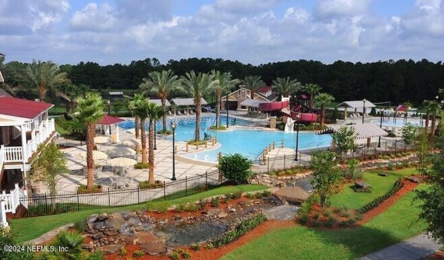 3051 Paddle Creek Dr, Green Cove Springs, FL 32043 - community pool with a water slide