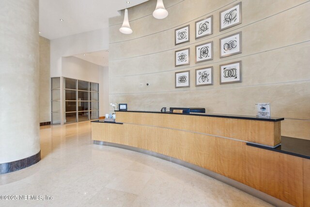 1431 Riverplace Blvd Unit 1707, Jacksonville, FL 32207 - welcome area with a high ceiling