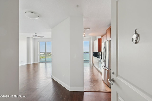 1431 Riverplace Blvd Unit 1707, Jacksonville, FL 32207 - hall featuring wood finished floors and baseboards