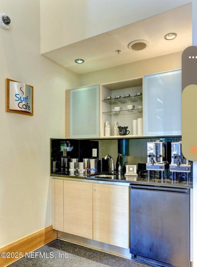 1431 Riverplace Blvd Unit 1707, Jacksonville, FL 32207 - bar with a sink, baseboards, and recessed lighting