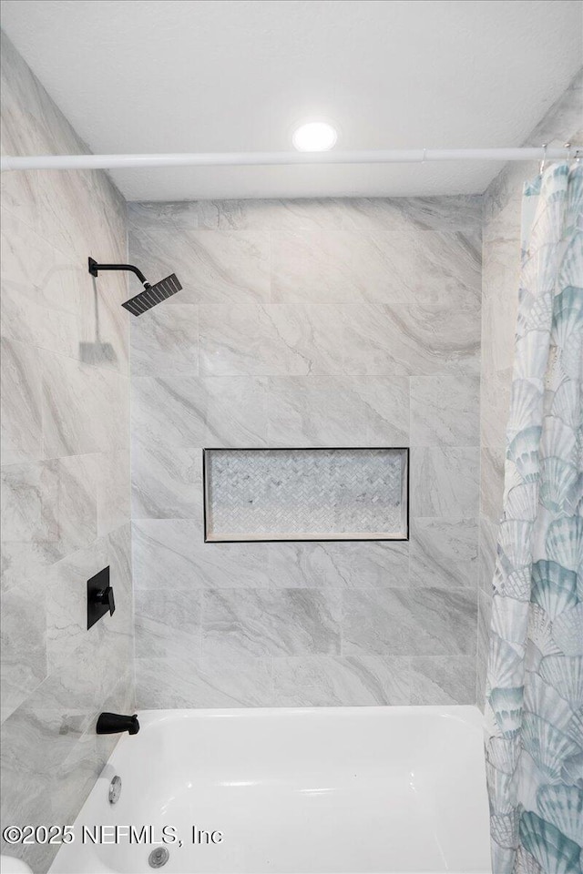 619 S 10th St, Fernandina Beach, FL 32034 - bathroom featuring shower / tub combo