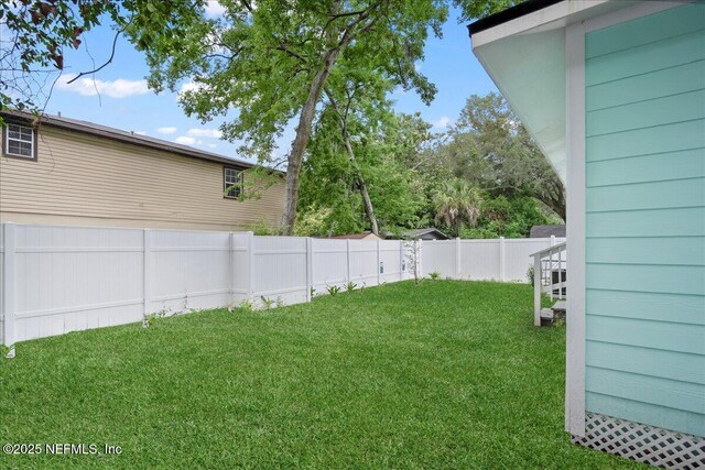 619 S 10th St, Fernandina Beach, FL 32034 - view of yard