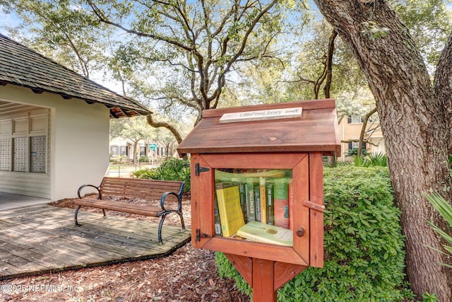 1787 Azalea St, Fernandina Beach, FL 32034 - wooden terrace with mail area