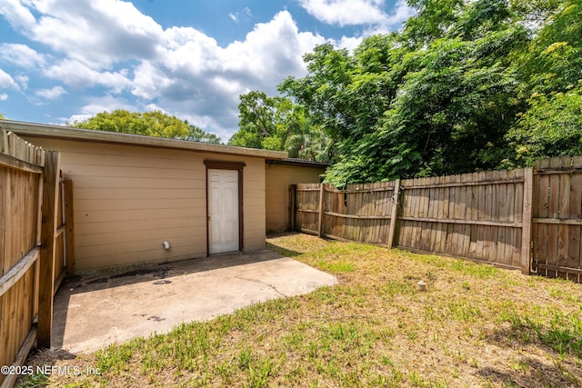602 Luna Ct, Jacksonville, FL 32205 - view of yard featuring a patio area