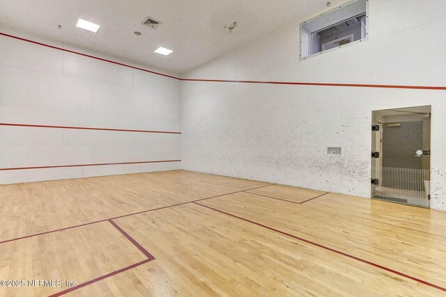 400 E Bay St Unit 1010, Jacksonville, FL 32202 - view of home's community featuring high vaulted ceiling and a sport court