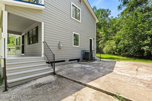 2718 Parkrus Ln, Jacksonville, FL 32208 - porch with central AC unit