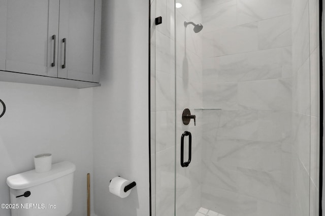 1622 Bridgeton Dr, Jacksonville, FL 32207 - full bath with a stall shower and toilet