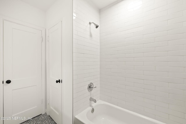 1927 Lakewood Cir N, Jacksonville, FL 32207 - full bath with bathing tub / shower combination