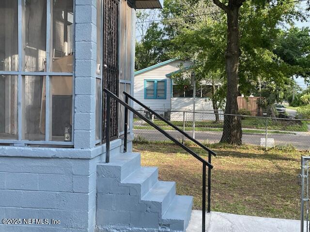 843 Line St, Jacksonville, FL 32209 - view of doorway to property