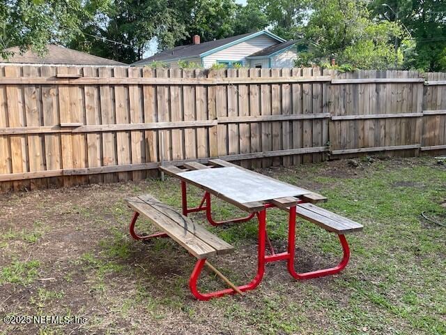 843 Line St, Jacksonville, FL 32209 - view of yard