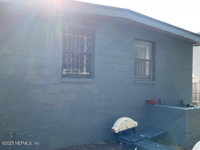 843 Line St, Jacksonville, FL 32209 - view of side of home