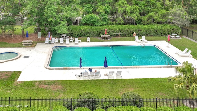 3111 Old Port Cir E, Jacksonville, FL 32216 - community pool with a patio area and a hot tub