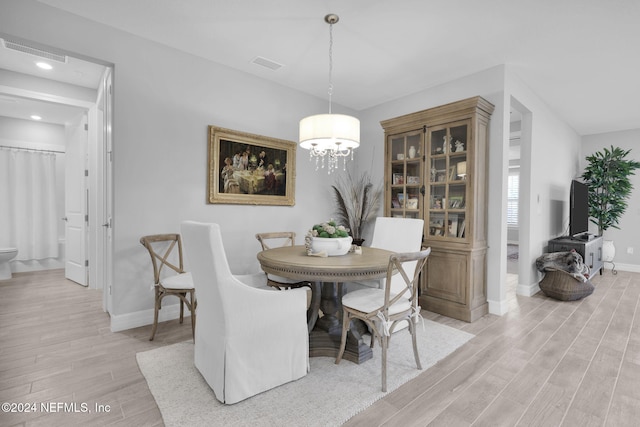 45 Lantern Post Way, Ponte Vedra, FL 32081 - dining room with light wood-style floors, a chandelier, baseboards, and recessed lighting