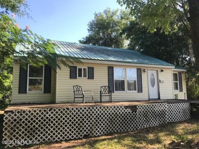 2404 Crill Ave, Palatka, FL 32177 - back of property with metal roof
