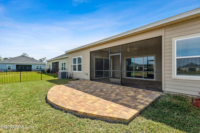2724 White Cedar Ln, Green Cove Springs, FL 32043 - back of property featuring a patio area, a ceiling fan, central AC, and a sunroom