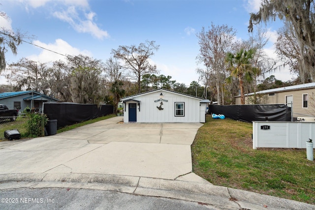 157 Smith Ln, Satsuma, FL 32189 - view of outbuilding featuring driveway