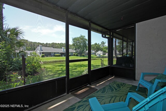 2105 Sandpiper Ct, Ponte Vedra Beach, FL 32082 - sunroom with a residential view
