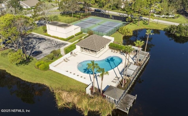 2105 Sandpiper Ct, Ponte Vedra Beach, FL 32082 - bird's eye view of a pool and a large body of water