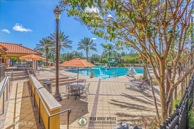 117 Pineta Way, Saint Johns, FL 32259 - community pool with a patio