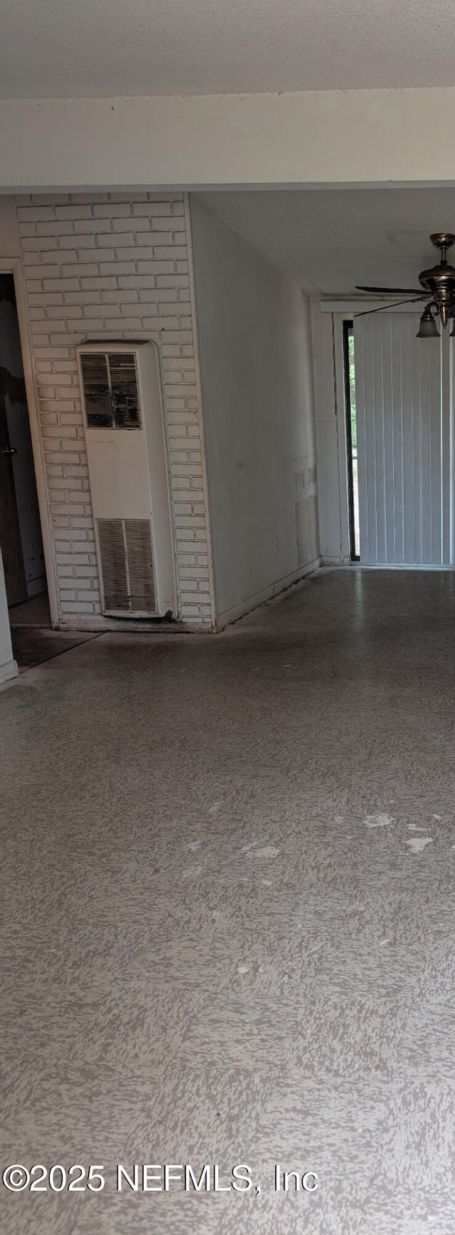 4649 Fairleigh Ave, Jacksonville, FL 32208 - unfurnished room featuring a ceiling fan