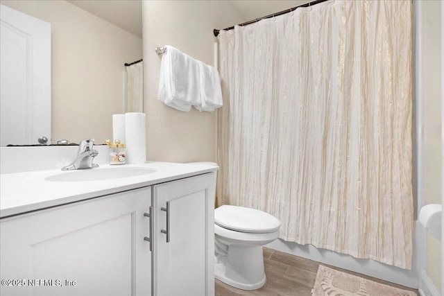 2629 Cold Stream Ln, Green Cove Springs, FL 32043 - bathroom with vanity, wood finished floors, and shower / tub combo