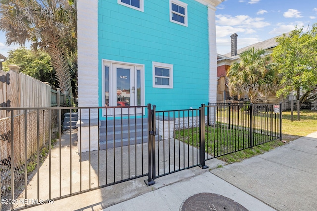 2010 N Main St, Jacksonville, FL 32206 - view of front of house with a gate
