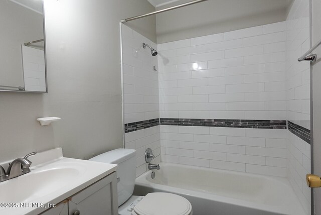 3763 Valley Rd, Jacksonville, FL 32207 - full bathroom with toilet, vanity, and washtub / shower combination
