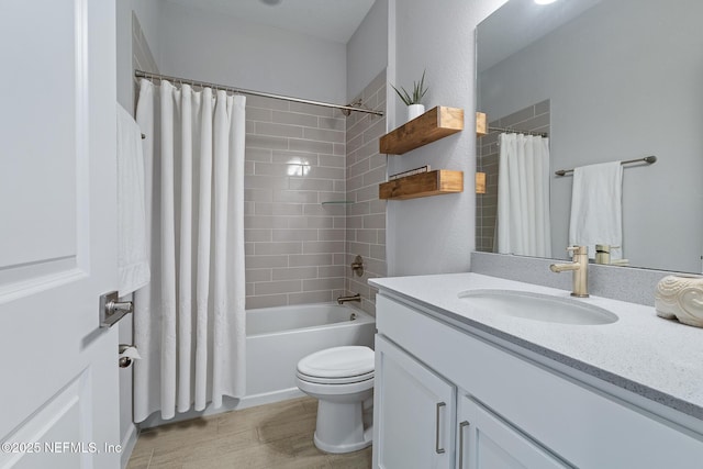 90 Lancelot Dr, Palm Coast, FL 32137 - full bathroom featuring vanity, toilet, shower / bathtub combination with curtain, and wood finished floors