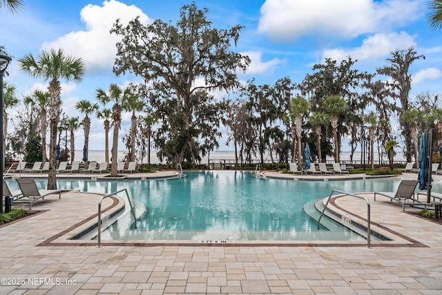 571 Meadow Creek Dr, Saint Johns, FL 32259 - community pool with a patio