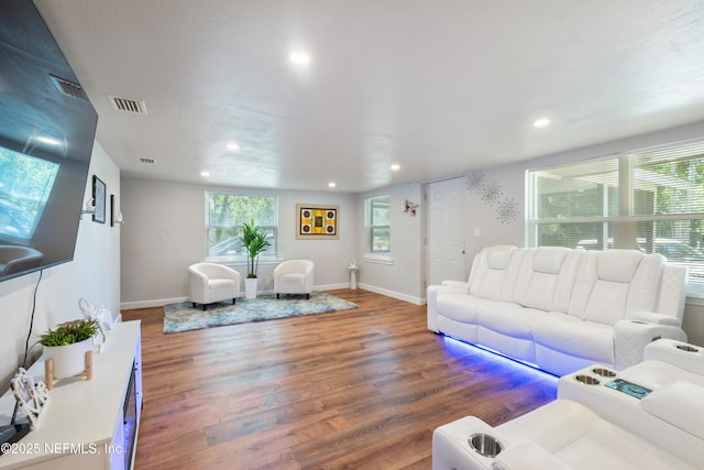 2780 Paul Ave, Jacksonville, FL 32207 - living room featuring wood finished floors, recessed lighting, and baseboards