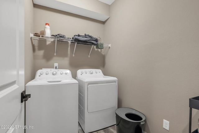 54 Pepperpike Way, Saint Augustine, FL 32092 - laundry area featuring independent washer and dryer
