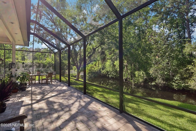 232 Shell Bluff Ct, Ponte Vedra Beach, FL 32082 - unfurnished sunroom featuring outdoor dining area