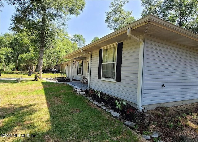 4001 S Linwood Ter, Inverness, FL 34452 - view of side of home with a yard