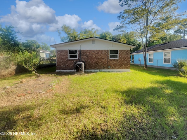 2926 Hunt St, Jacksonville, FL 32254 - back of property with brick siding