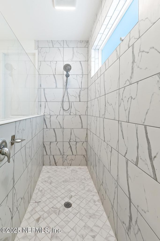 9789 Intellect Trl, Jacksonville, FL 32256 - bathroom with tiled shower